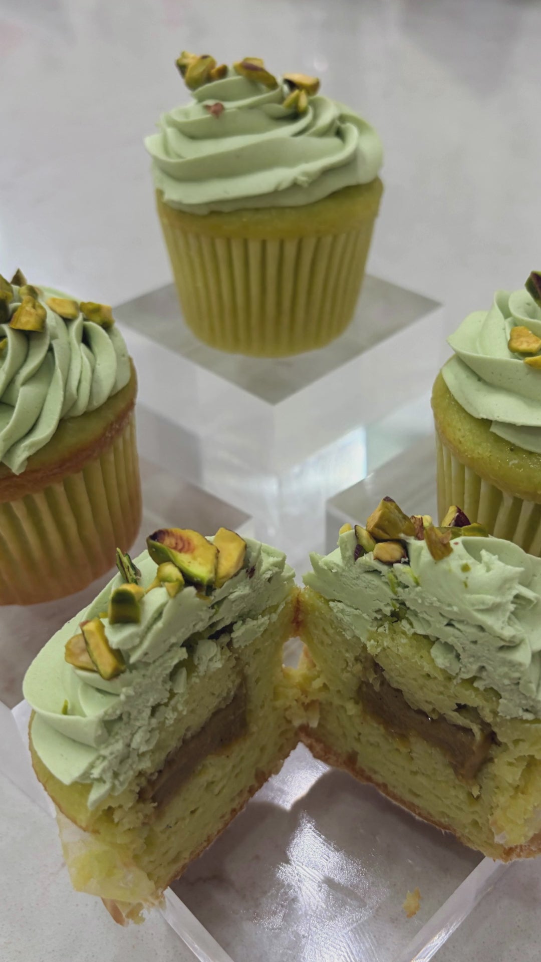 Pistachio Élan Cupcakes